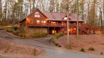 Cabin, 6 Bedrooms | Exterior