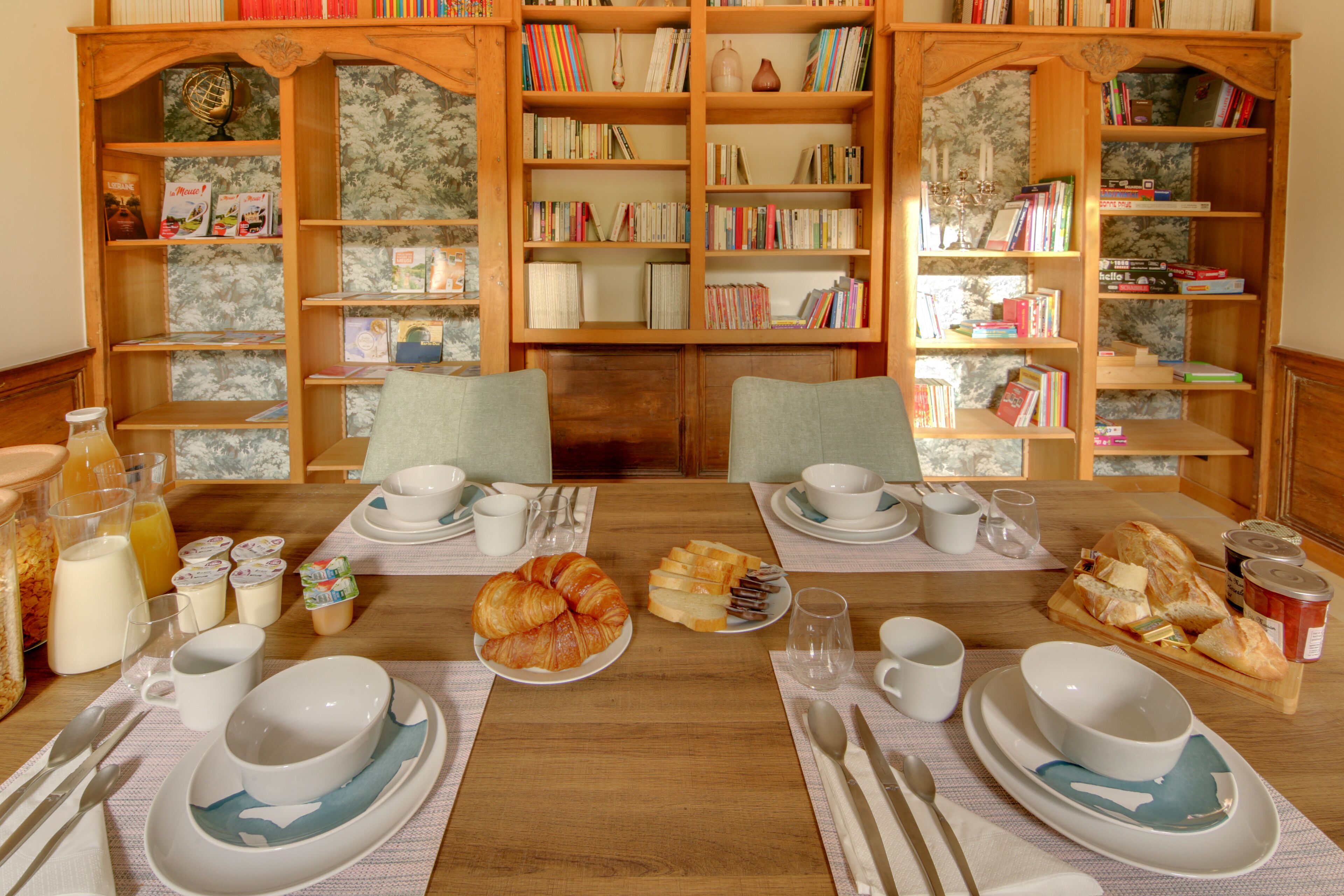 Free daily continental breakfast 