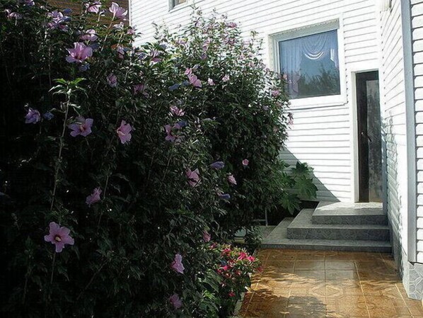 Entrée de l’hébergement