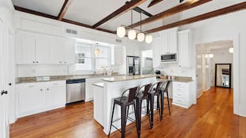Apartment B | 3 bedrooms, premium bedding, memory-foam beds, iron/ironing board