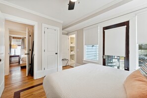 3 bedrooms, premium bedding, memory-foam beds, iron/ironing board - Downtown Home Centrally Located (Charleston)