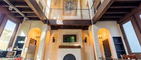 Apartment | 1 bedroom, laptop workspace, iron/ironing board, free WiFi