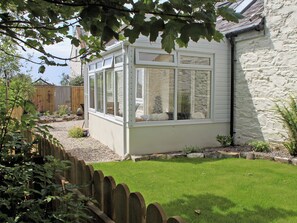 Property grounds - 1 bedroom accommodation in Borgue, near Kirkcudbright (Borgue, near Kirkcudbright)