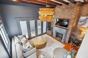 Interior - Beautiful Renovated Apartment Near King Street (Charleston)