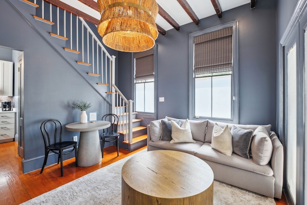 2 Charles | Living area | 42-inch Smart TV with digital channels, TV, Netflix