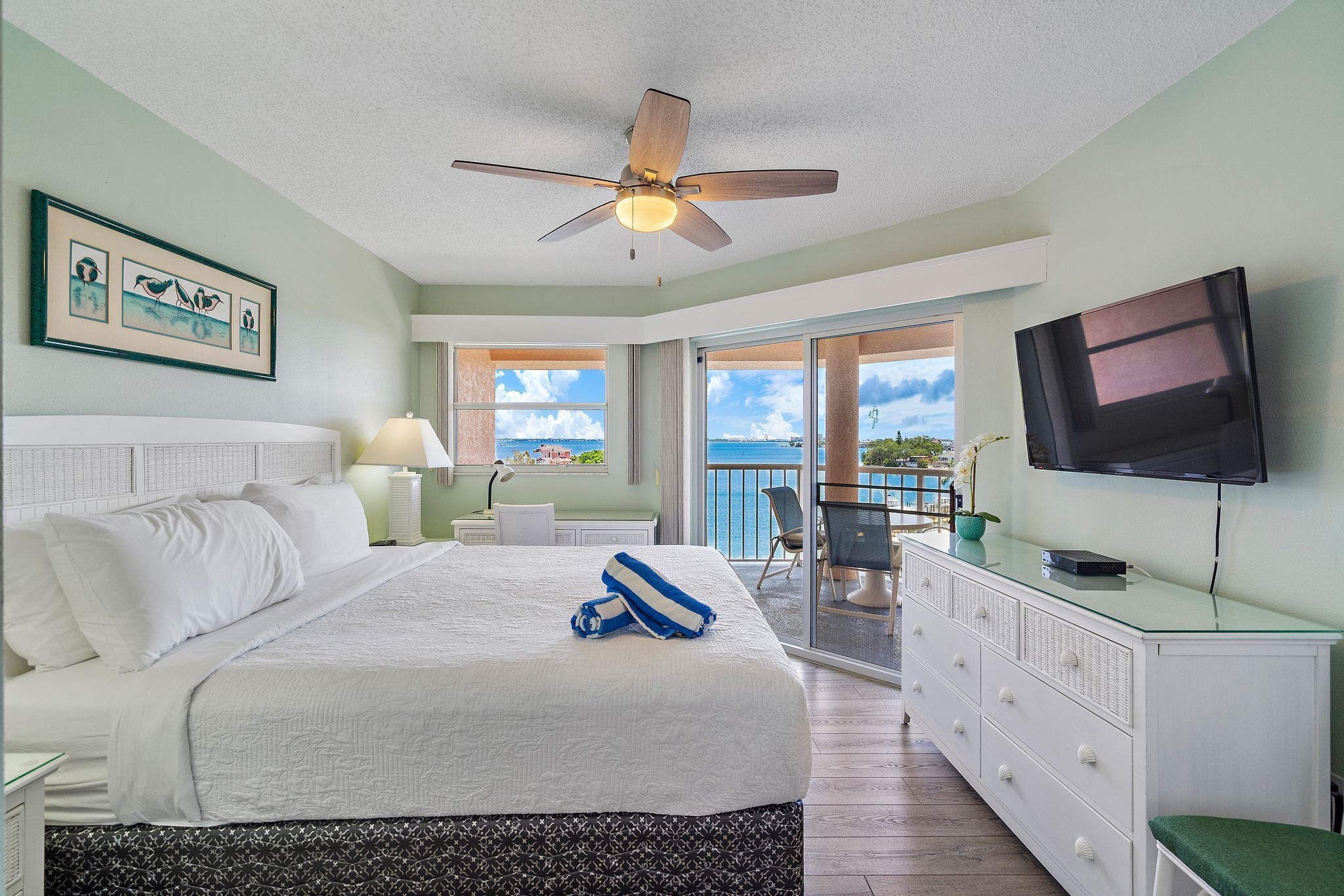 2 bedrooms, iron/ironing board, free WiFi, bed sheets