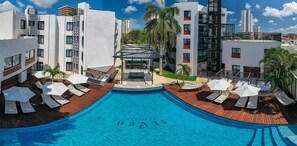 Hồ bơi ngoài trời, lều miễn phí, dù/ô trên bãi biển/hồ bơi 