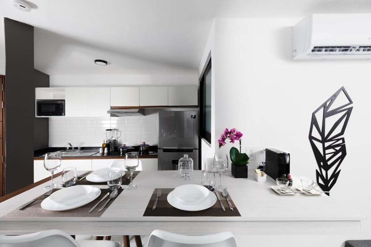 Private kitchen | Espresso maker, fridge, microwave, stovetop