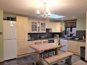 Dishwasher, cookware/dishes/utensils