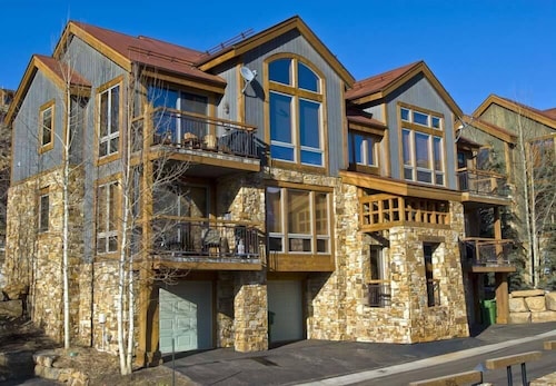 TERRACES 101- Ski-In/Ski-Out Slopeside Condo, Meadows of Mountain Village,
