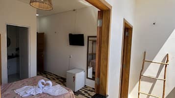 高级双人房, 1 张双人床 | 迷你吧、办公桌、笔记本电脑工作区、免费 WiFi