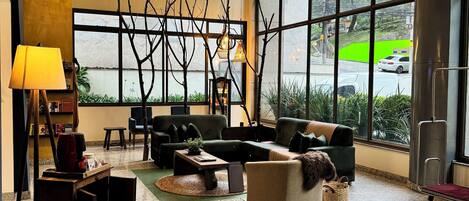 المنشأة من الداخل