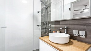 Bathtub