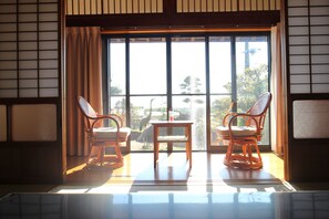 Private Vacation Home | Living area