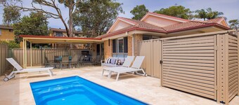 Chill Out at Fingal - Jellicoe Close - Pet Friendly Duplex in Fingal Bay