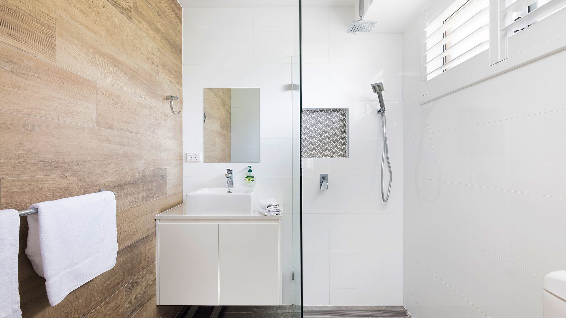 Douche, serviettes fournies