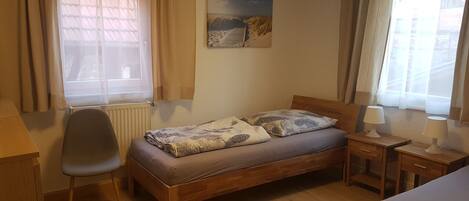 4 bedrooms, WiFi, bed sheets