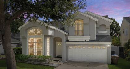 Luxury Villa with private pool and heated Jacuzzi