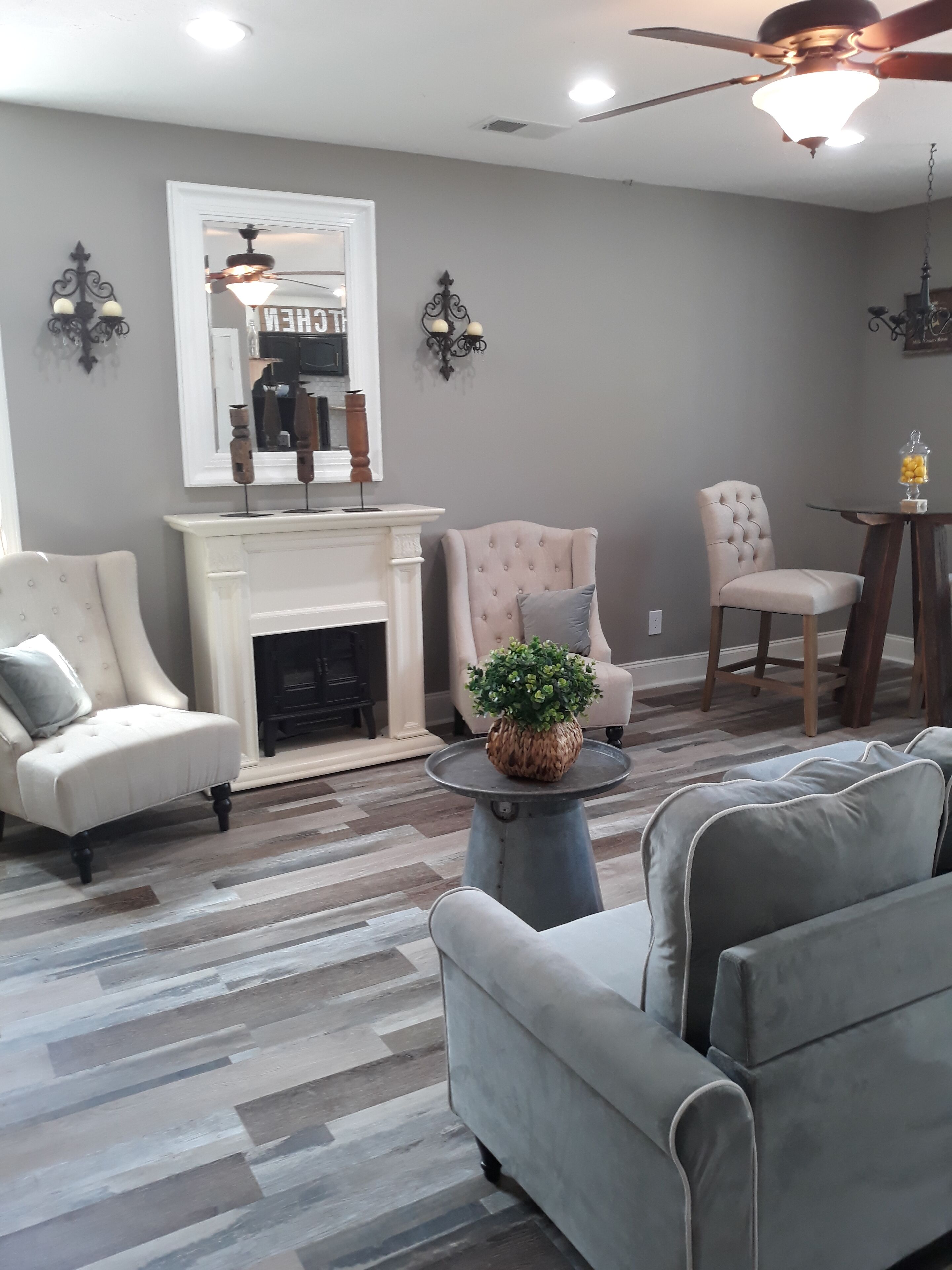 Lovely 2 BEDROOM Historic loft close to Gatlinburg, Seiverville & Pigeon Forge