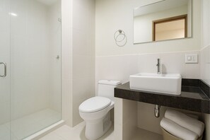 Shower, free toiletries, hair dryer, towels