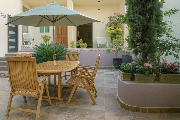 Comfort Suite | Outdoor dining