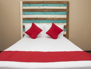 Standard Room | Bed sheets - Hotel Allende 104 (Chihuahua)
