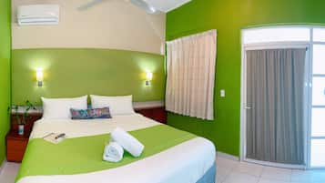 Obsidiana.Habitación Doble, De no fumar,Vista parcial al mar, Cama King Size | 1 Schlafzimmer, Zimmersafe, kostenloses WLAN, Bettwäsche