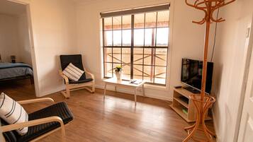Acacia Cottage | Living area