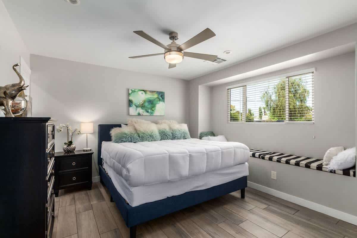 4 bedrooms, iron/ironing board, travel crib, free WiFi