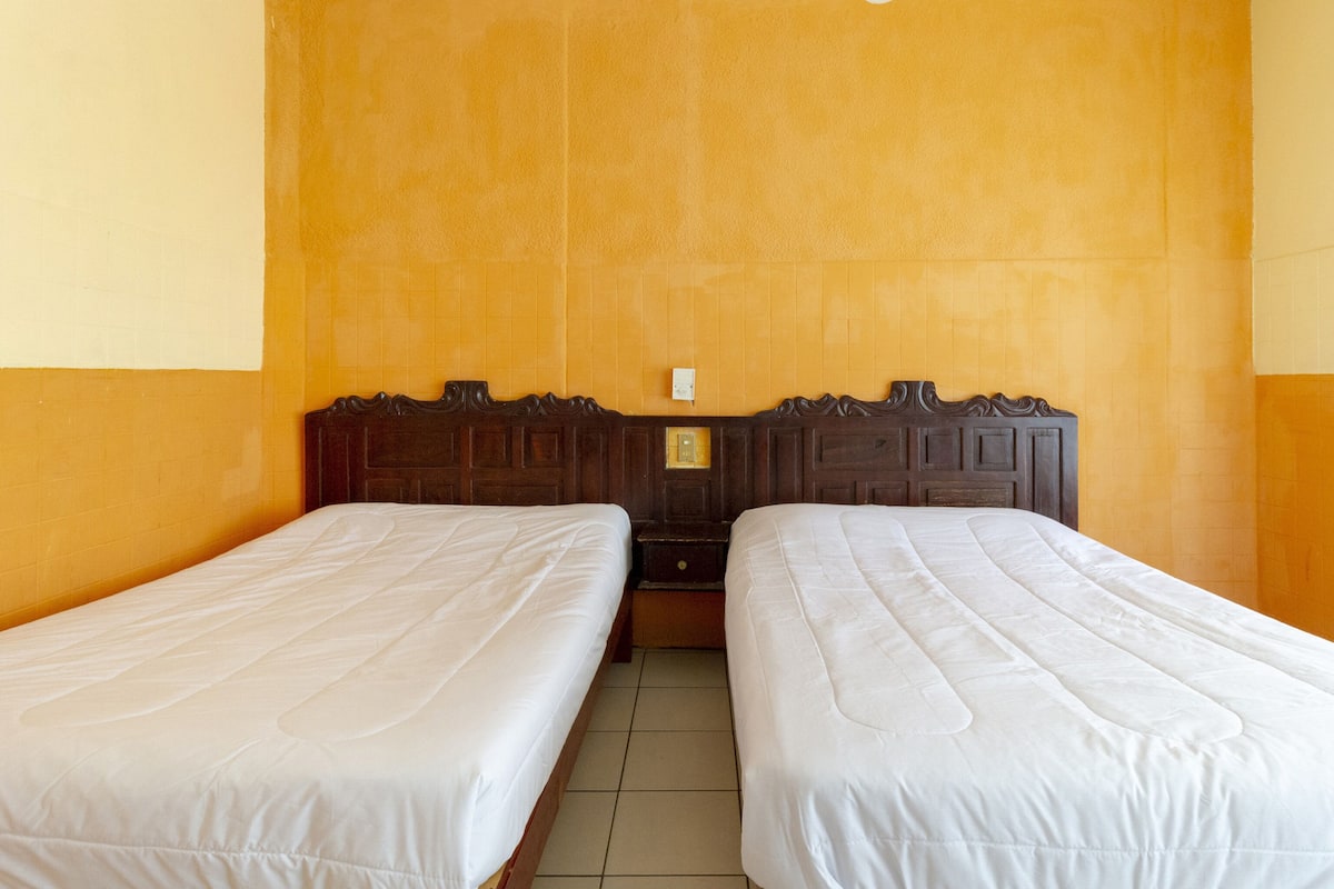 Standard Room, 2 Double Beds | Free WiFi, bed sheets