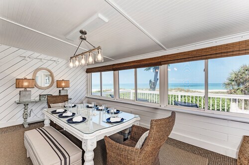 DodtHouse1,2,3 Directly on the Beach - By Island Real Estate Vacations