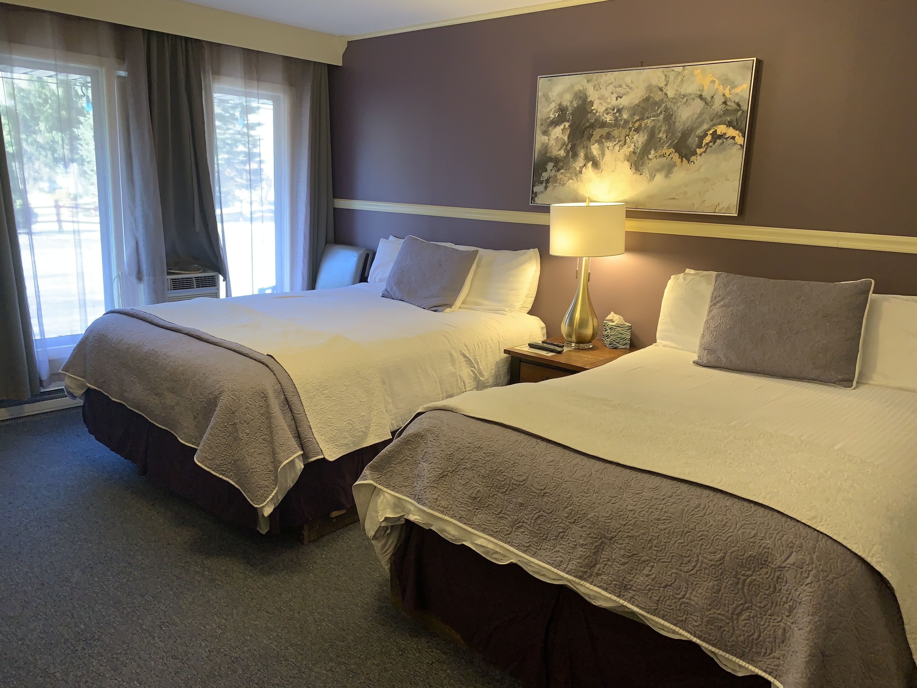 Cabin-like Studio Motel Suite