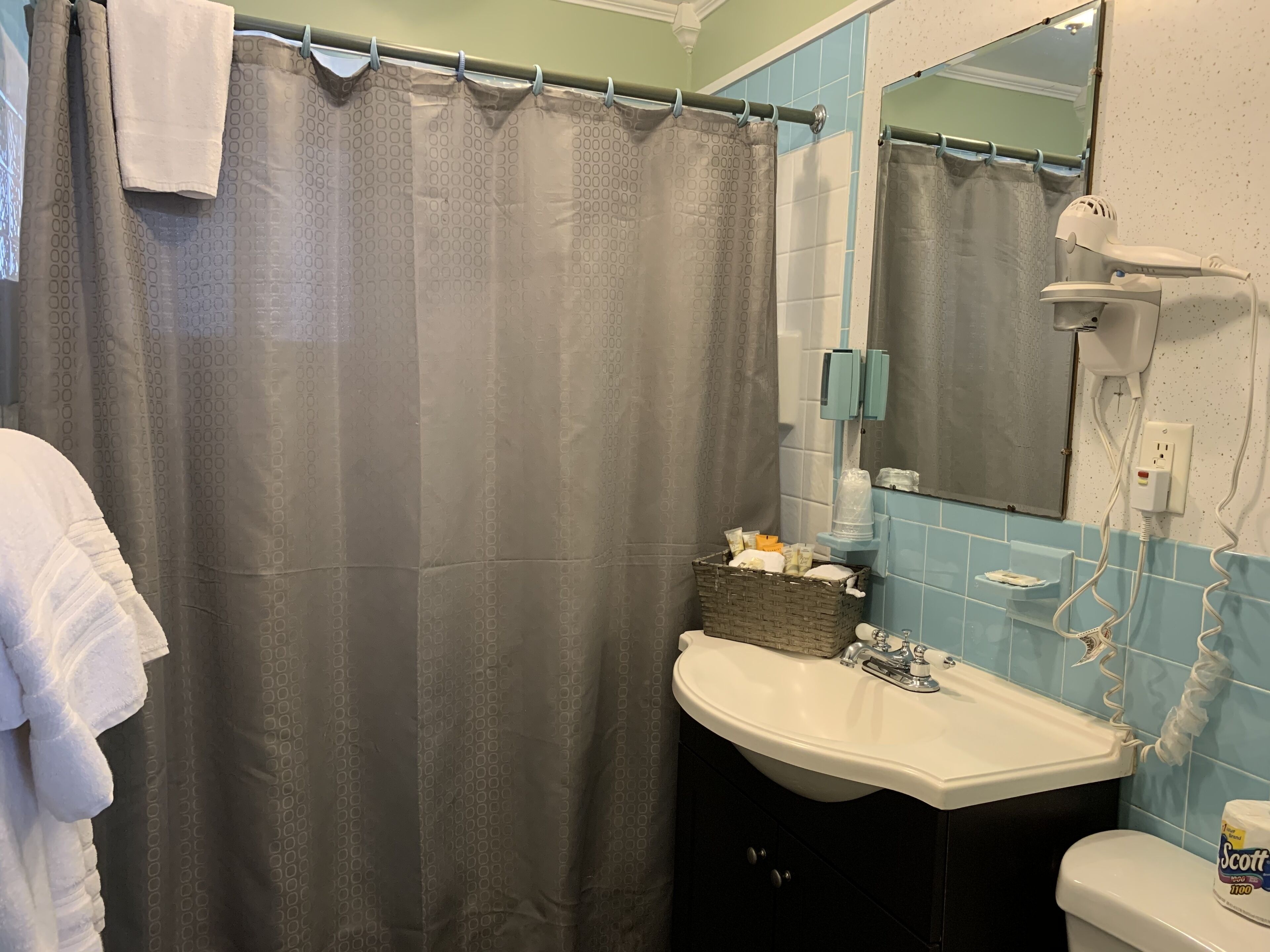 Cabin-like Studio Motel Suite