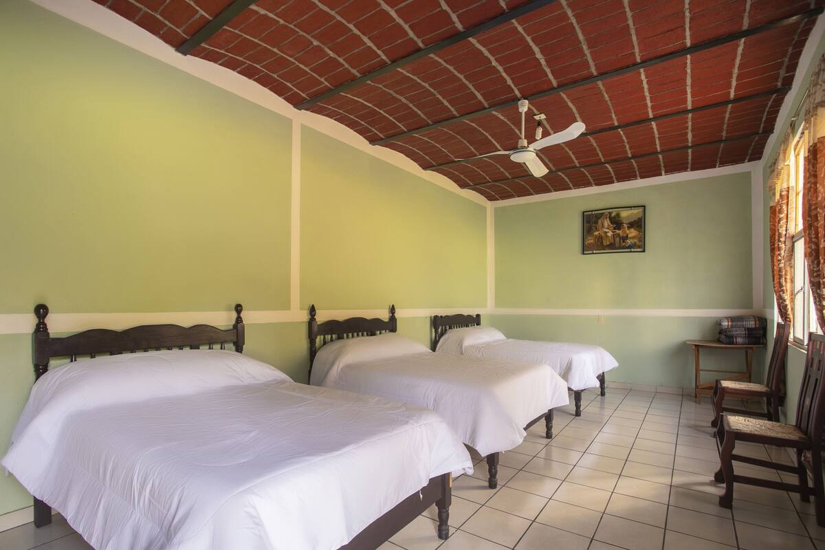Standard Room, Multiple Beds
