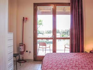 2 bedrooms, travel cot, free WiFi - Nice apartment in villa for 4 people with A/C, WIFI, TV and terrace (Comacchio)