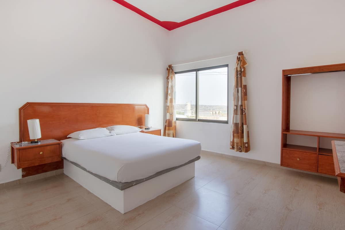 Junior-Suite, 2 Schlafzimmer | Minibar, kostenloses WLAN