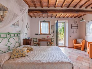 1 bedroom, travel crib, free WiFi