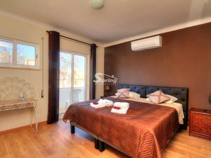 3 Schlafzimmer, Zimmersafe, Bügeleisen/Bügelbrett, WLAN