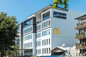 Exterior - Oaks Cairns Hotel (Cairns)