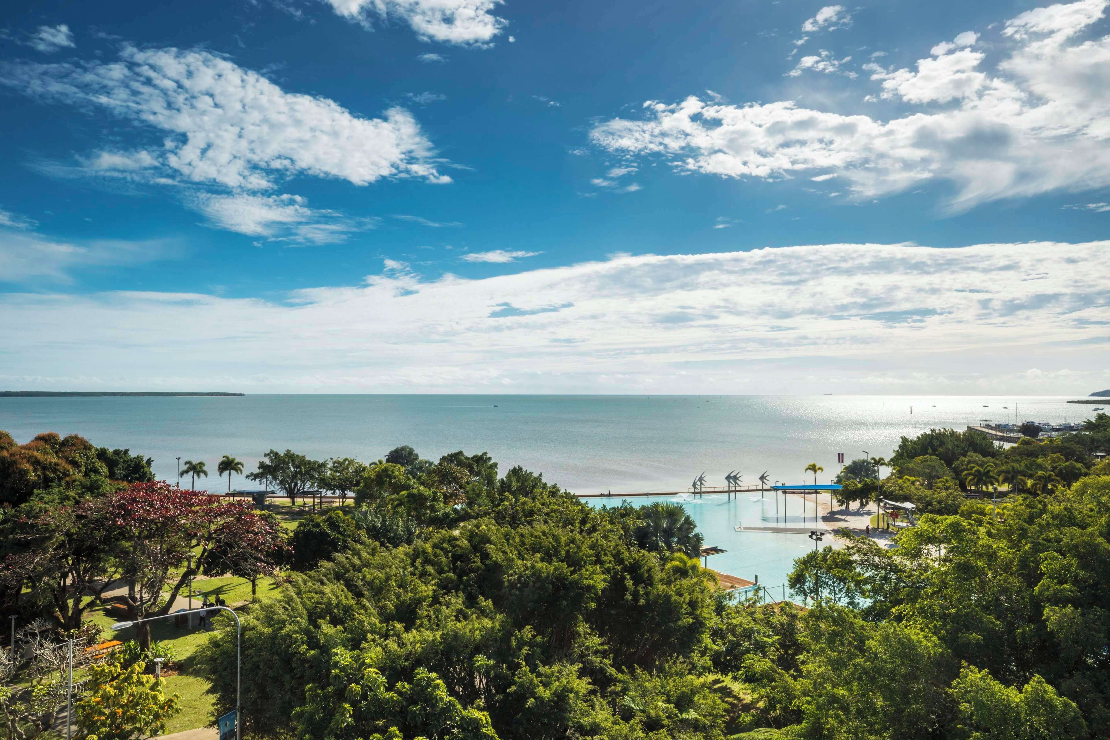 Photo - Oaks Cairns Hotel