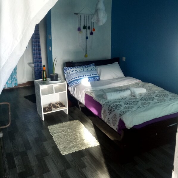 Single Room | Desk, free WiFi, bed sheets - Firebird Inn (Naivasha)