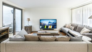 House (3 Bedrooms) | Living room - 3BD Mews House with Courtyard in Kew (Richmond)