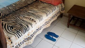 Kamar Double | Meja kerja, Wi-Fi gratis, dan seprai linen