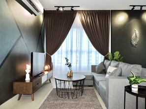 Flat-screen TV - Arte Plus by Sleepy Bear (Kuala Lumpur)