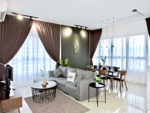 Flat-screen TV - Arte Plus by Sleepy Bear (Kuala Lumpur)