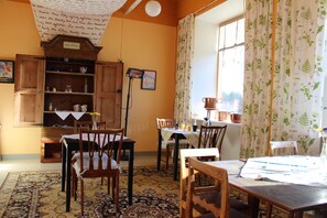 Free daily continental breakfast
