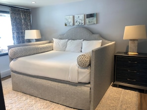 3 habitaciones, acceso a internet y ropa de cama