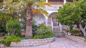 Property grounds - Odysseas Studios (Zakynthos)
