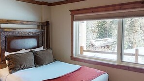 2 bedrooms, internet, bed sheets