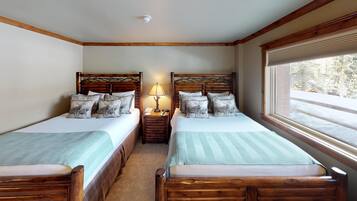 3 bedrooms, internet, bed sheets